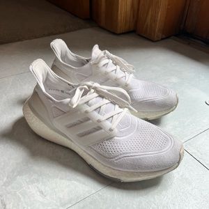 VERY good condition! Ultra Boost size 9.